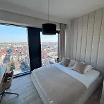Sky Tower L 19 Pietro L Wanna Z Widokiem Na Apartment Katowice