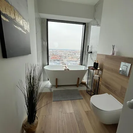 Sky Tower L 19 Pietro L Wanna Z Widokiem Na Apartment