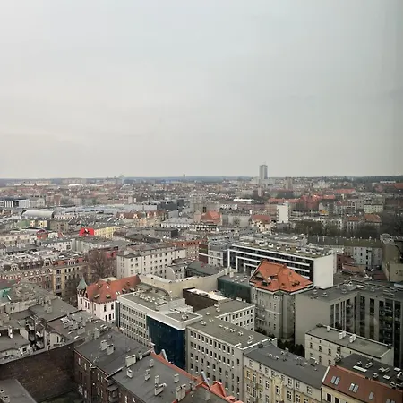 Sky Tower L 19 Pietro L Wanna Z Widokiem Na Katovice