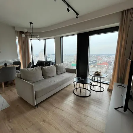 Sky Tower L 19 Pietro L Wanna Z Widokiem Na * Katowice