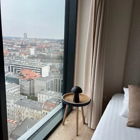 Sky Tower L 19 Pietro L Wanna Z Widokiem Na Katowice