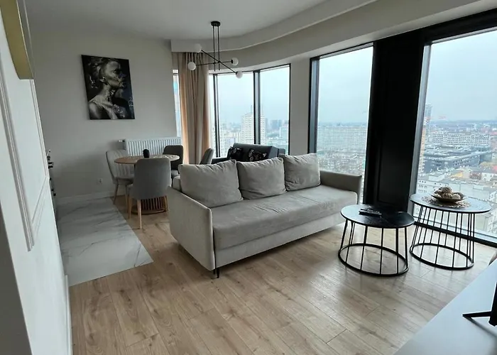 Sky Tower L 19 Pietro L Wanna Z Widokiem Na Kattowitz