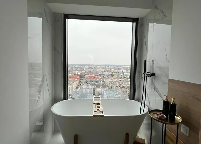 Apartment Sky Tower L 19 Pietro L Wanna Z Widokiem Na *