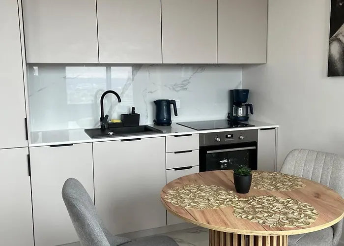 Apartment Sky Tower L 19 Pietro L Wanna Z Widokiem Na Kattowitz