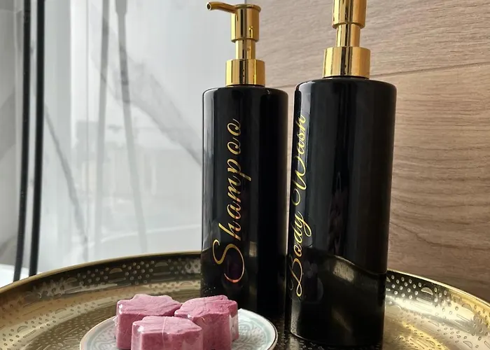 Sky Tower L 19 Pietro L Wanna Z Widokiem Na Apartment